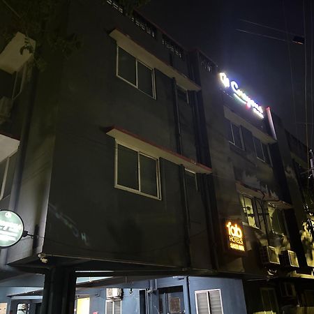 Crayons Hotel Chennai Exterior foto
