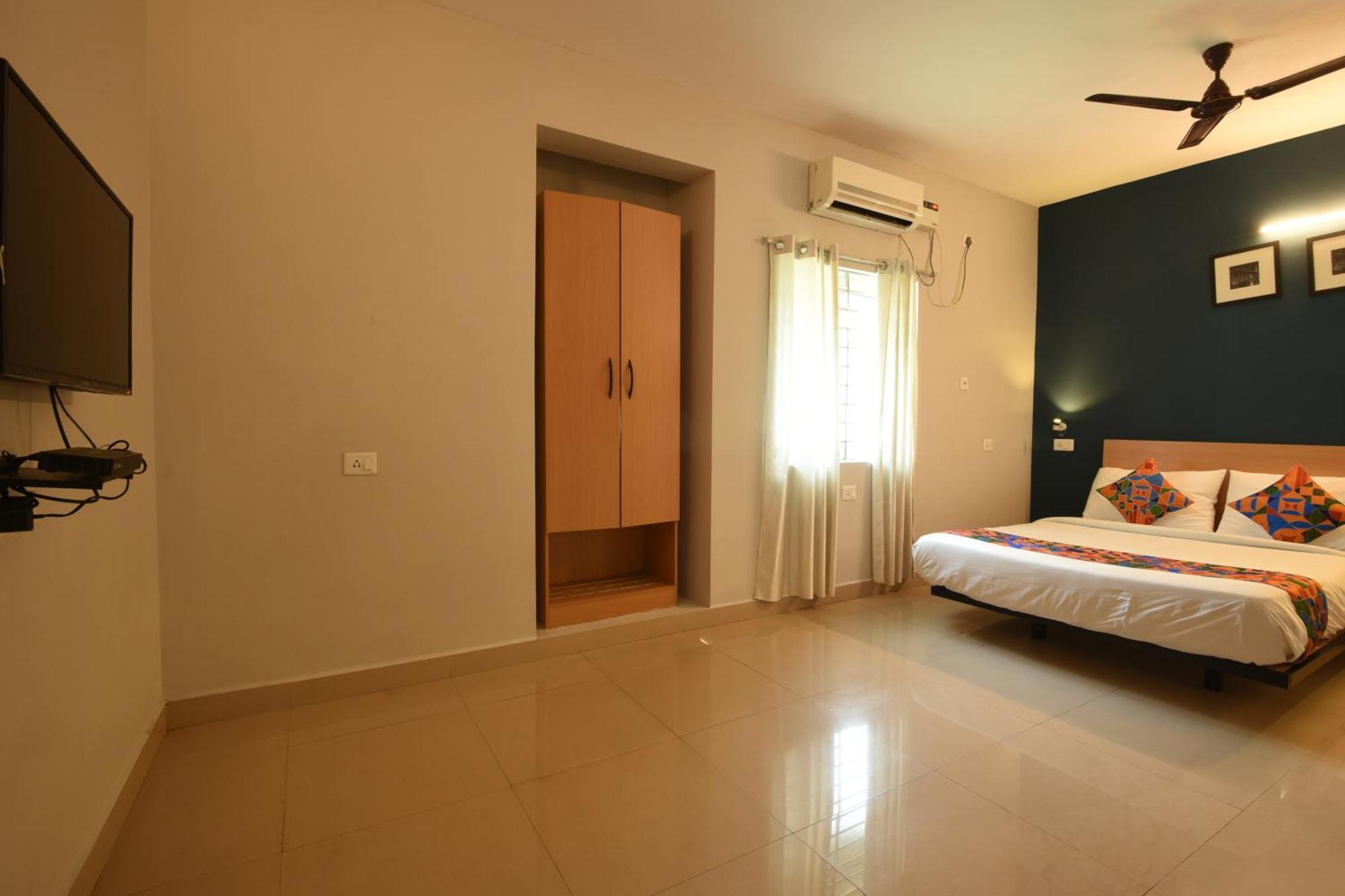 Crayons Hotel Chennai Exterior foto